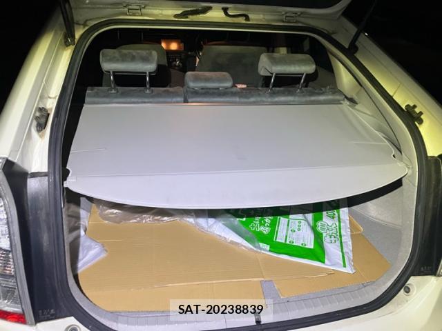 Toyota PRIUS 2010-02 8876541-6