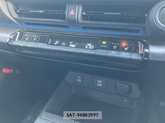 Toyota PRIUS 2023-09 8877017-11