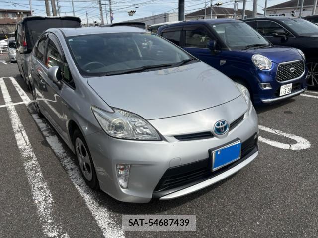 Toyota PRIUS 2015-09 8877394-1