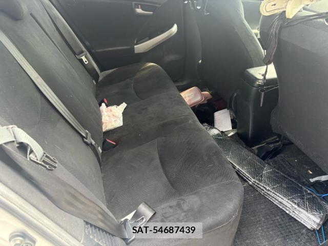 Toyota PRIUS 2015-09 8877394-11