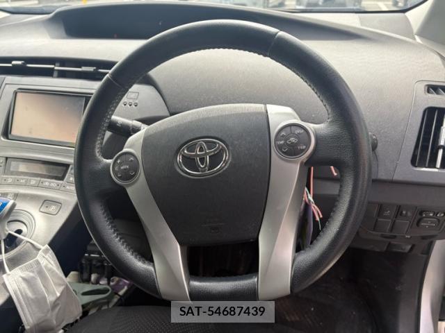 Toyota PRIUS 2015-09 8877394-14