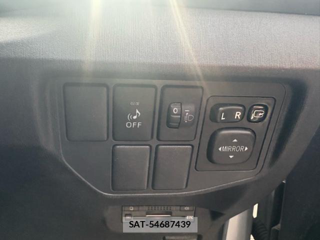 Toyota PRIUS 2015-09 8877394-16