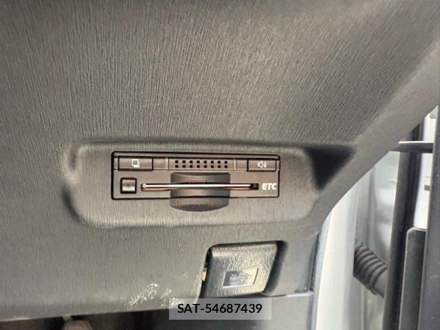 Toyota PRIUS 2015-09 8877394-17