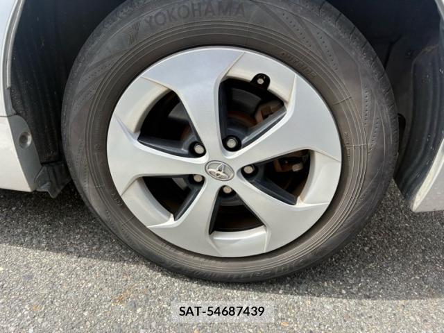 Toyota PRIUS 2015-09 8877394-3