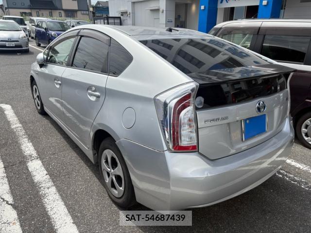 Toyota PRIUS 2015-09 8877394-5