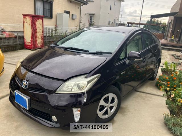 Toyota PRIUS 2014-10 8877415-1