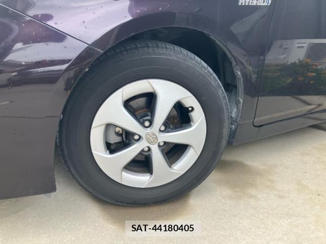 Toyota PRIUS 2014-10 8877415-12