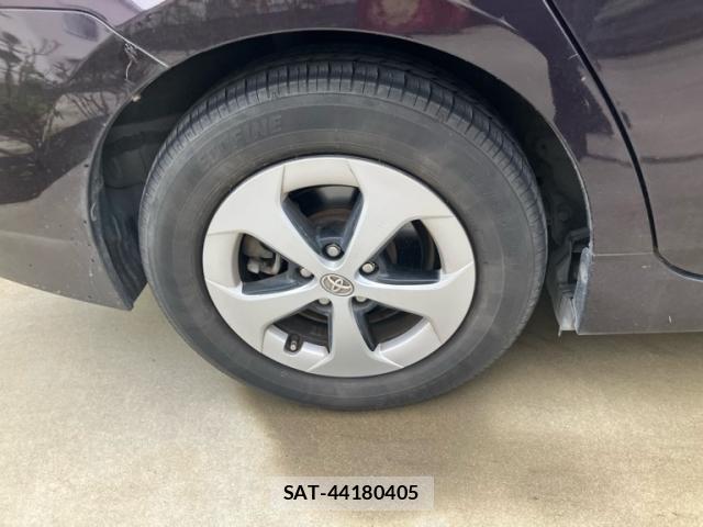 Toyota PRIUS 2014-10 8877415-5