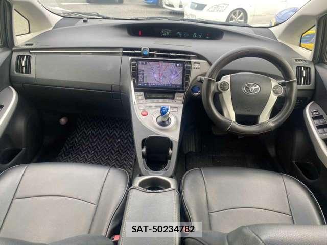 Toyota PRIUS 2014-12 8877486-7
