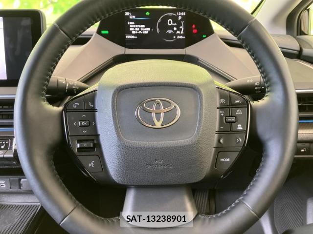 Toyota PRIUS 2023-11 8877518-14