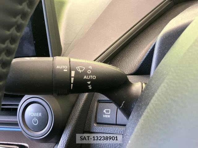 Toyota PRIUS 2023-11 8877518-15