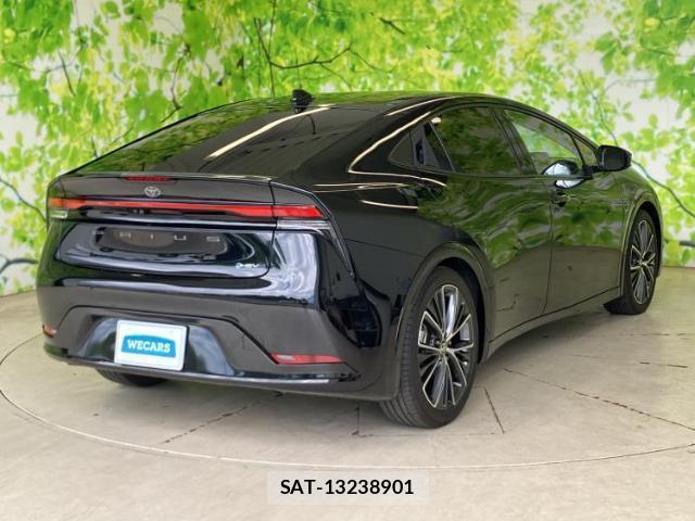 Toyota PRIUS 2023-11 8877518-2