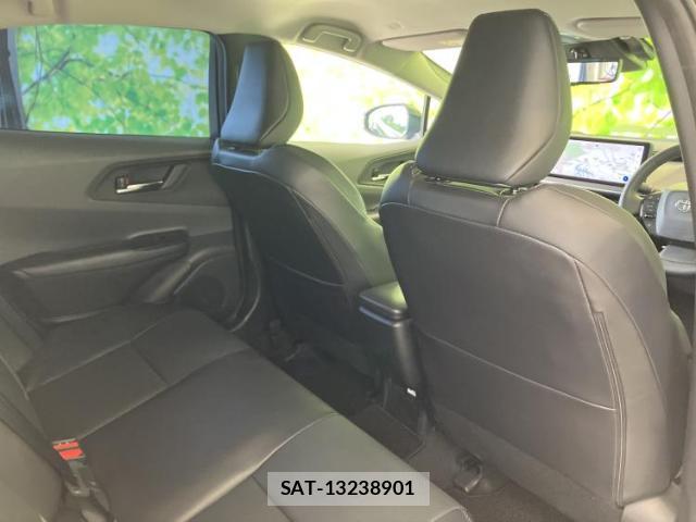 Toyota PRIUS 2023-11 8877518-5