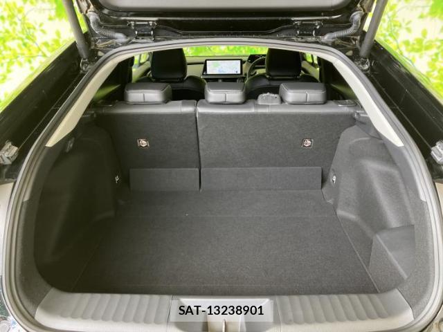 Toyota PRIUS 2023-11 8877518-6