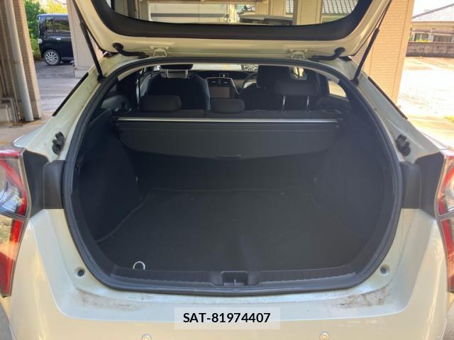 Toyota PRIUS 2016-06 8877543-9