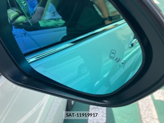 Toyota PRIUS 2022-07 8877589-10