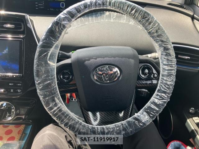 Toyota PRIUS 2022-07 8877589-15