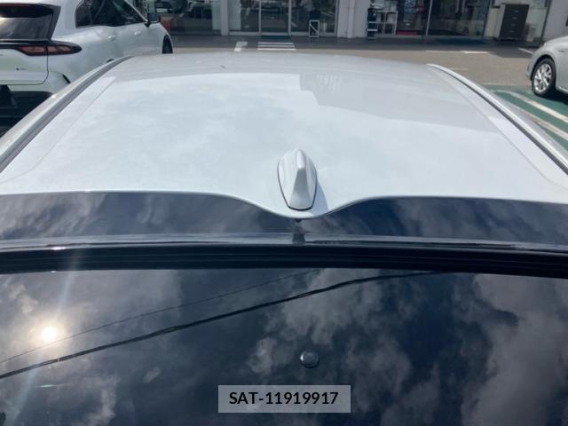 Toyota PRIUS 2022-07 8877589-6