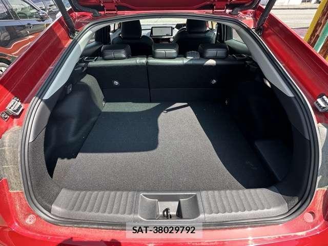 Toyota PRIUS 2024-12 8877870-12