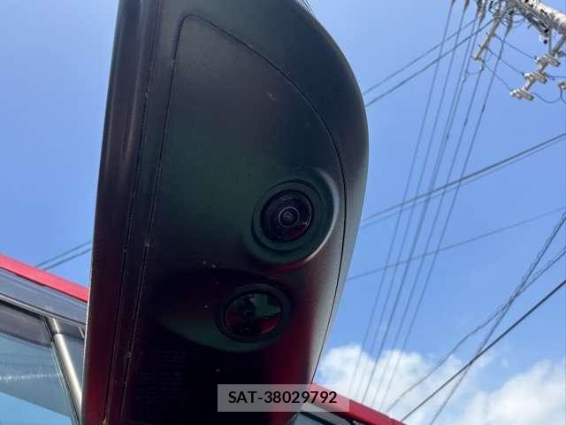 Toyota PRIUS 2024-12 8877870-15