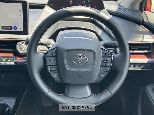 Toyota PRIUS 2024-12 8877870-7