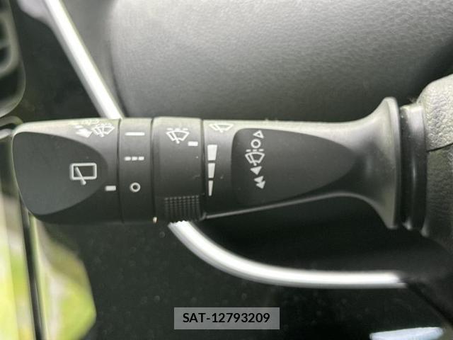 Toyota PRIUS 2019-10 8878057-16
