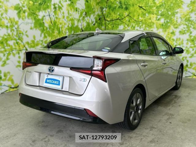 Toyota PRIUS 2019-10 8878057-2
