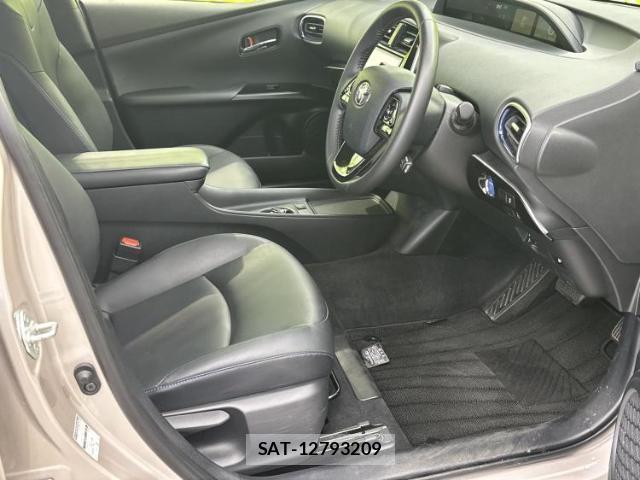 Toyota PRIUS 2019-10 8878057-3