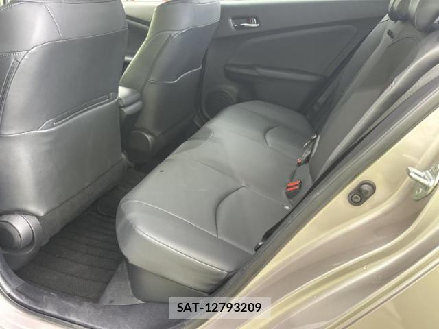 Toyota PRIUS 2019-10 8878057-6