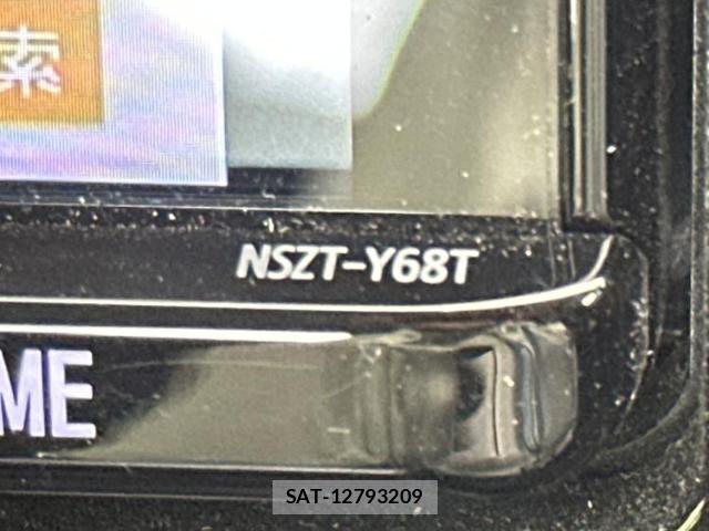 Toyota PRIUS 2019-10 8878057-8
