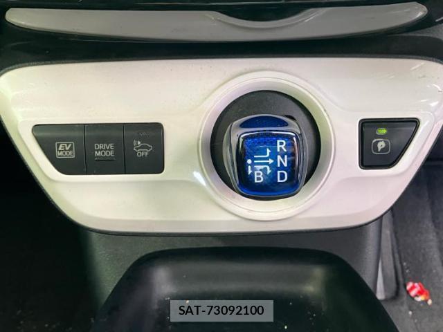 Toyota PRIUS 2016-02 8878112-14