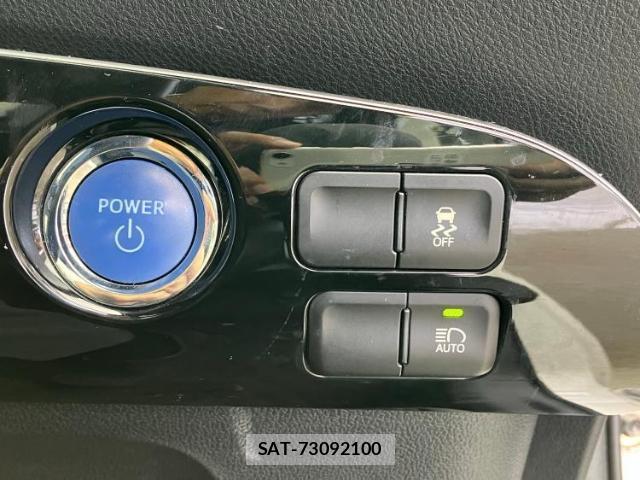 Toyota PRIUS 2016-02 8878112-15