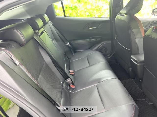 Toyota PRIUS 2023-06 8878159-4