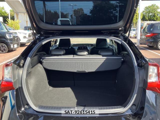 Toyota PRIUS 2019-10 8878161-7