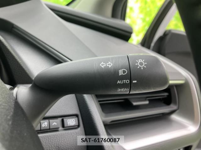 Toyota PRIUS 2023-06 8878180-15