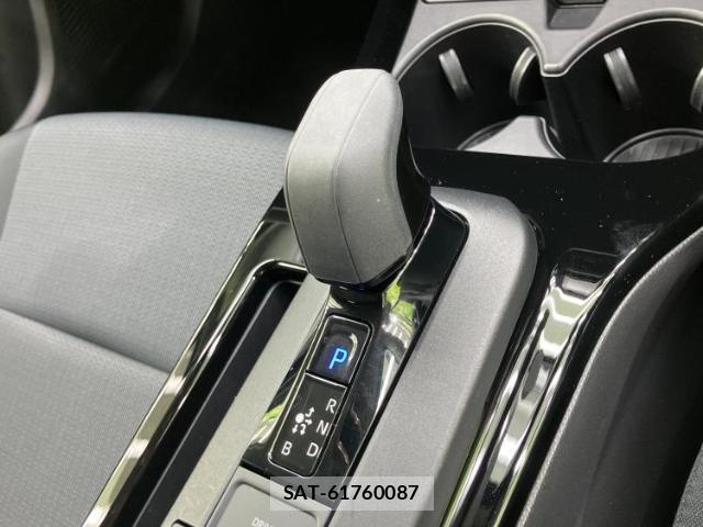 Toyota PRIUS 2023-06 8878180-17