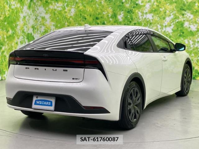 Toyota PRIUS 2023-06 8878180-2