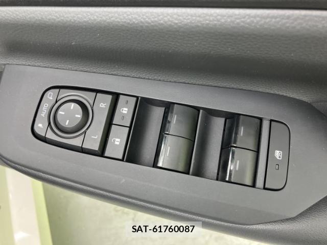 Toyota PRIUS 2023-06 8878180-7