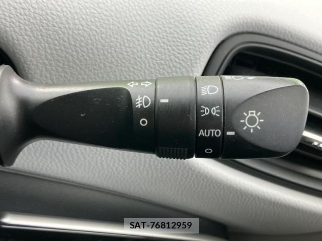 Toyota PRIUS 2017-03 8878244-16