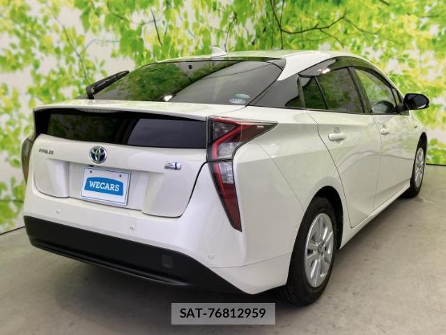 Toyota PRIUS 2017-03 8878244-2