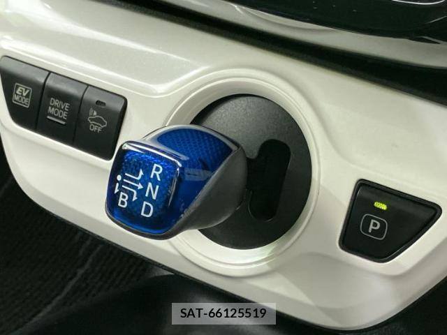 Toyota PRIUS 2016-08 8878258-17