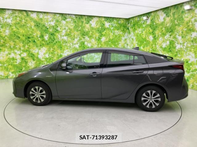 Toyota PRIUS 2019-10 8878278-1