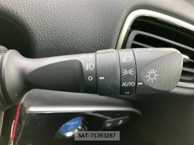 Toyota PRIUS 2019-10 8878278-15