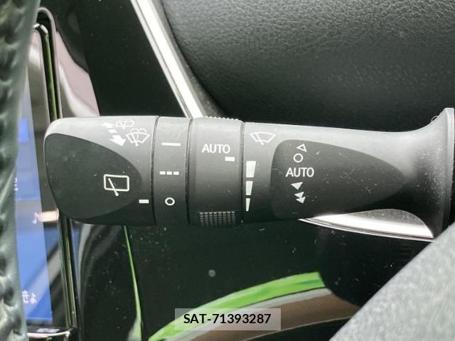 Toyota PRIUS 2019-10 8878278-16