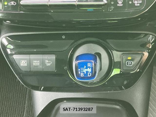 Toyota PRIUS 2019-10 8878278-17