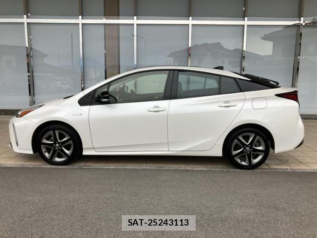 Toyota PRIUS 2019-06 8878295-1