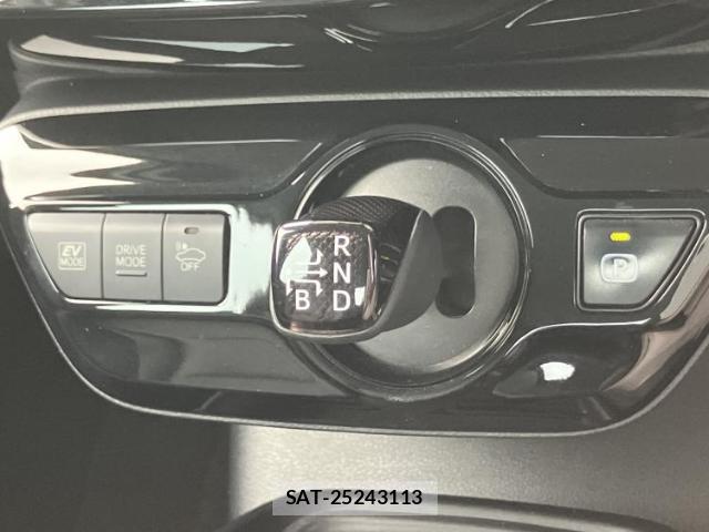 Toyota PRIUS 2019-06 8878295-16