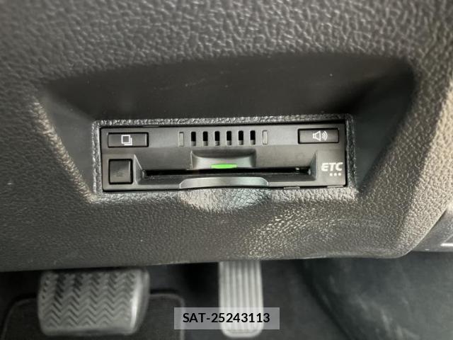Toyota PRIUS 2019-06 8878295-17