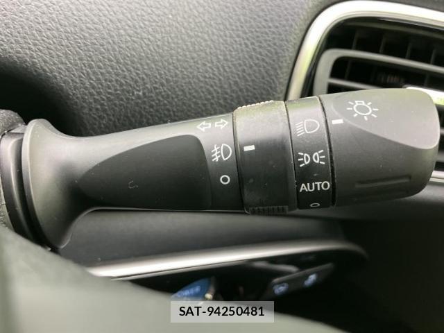 Toyota PRIUS 2019-05 8878300-15