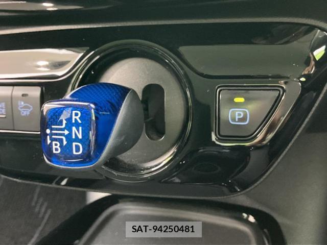 Toyota PRIUS 2019-05 8878300-17